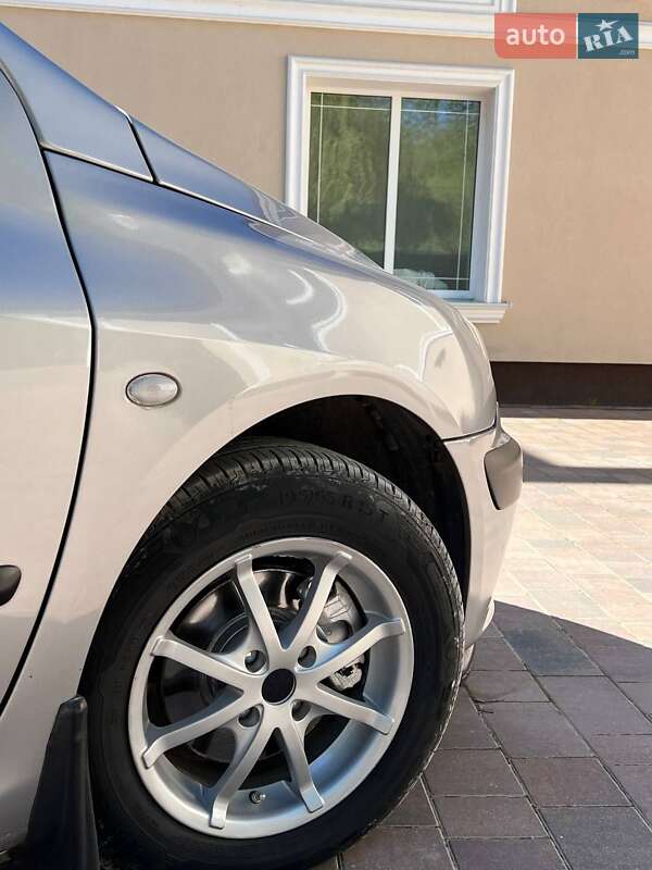 Хетчбек Peugeot 307 2002 в Івано-Франківську