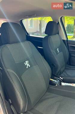 Хетчбек Peugeot 307 2002 в 