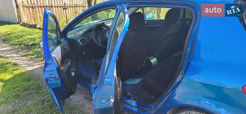 Хетчбек Peugeot 307 2003 в Бурштині