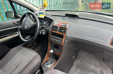 Хэтчбек Peugeot 307 2004 в 