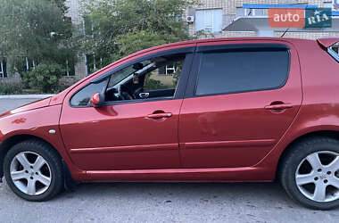 Хэтчбек Peugeot 307 2003 в 