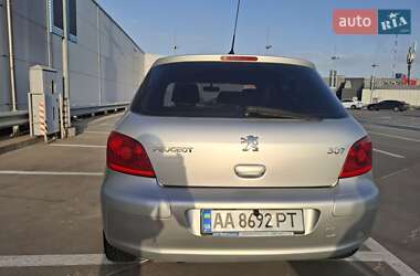 Хэтчбек Peugeot 307 2006 в 