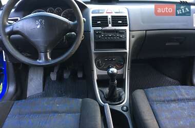 Хэтчбек Peugeot 307 2004 в 