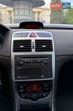 Хетчбек Peugeot 307 2003 в 