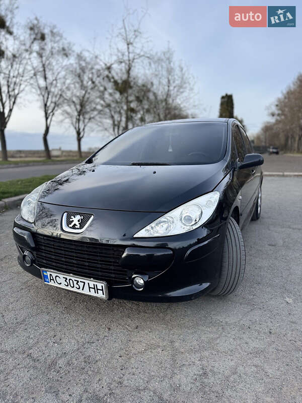 Хэтчбек Peugeot 307 2005 в Владимире