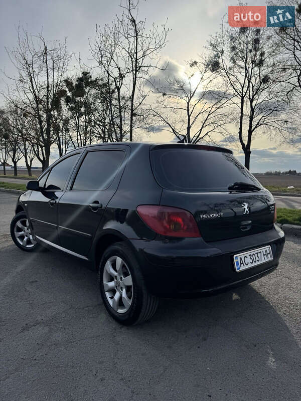 Хэтчбек Peugeot 307 2005 в Владимире