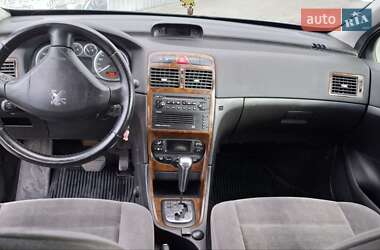 Хэтчбек Peugeot 307 2003 в  фото 4 Хэтчбек Peugeot 307 2003 в