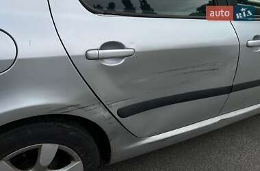Хэтчбек Peugeot 307 2003 в 