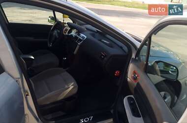 Хэтчбек Peugeot 307 2006 в 