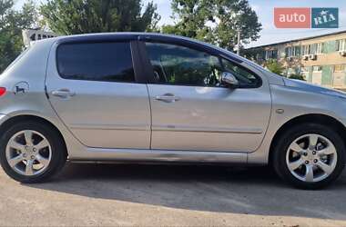 Хэтчбек Peugeot 307 2006 в 