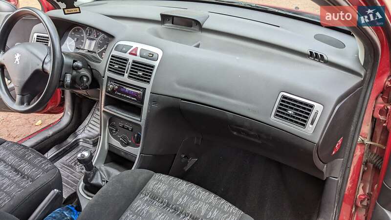 Хэтчбек Peugeot 307 2004 в Кривом Роге