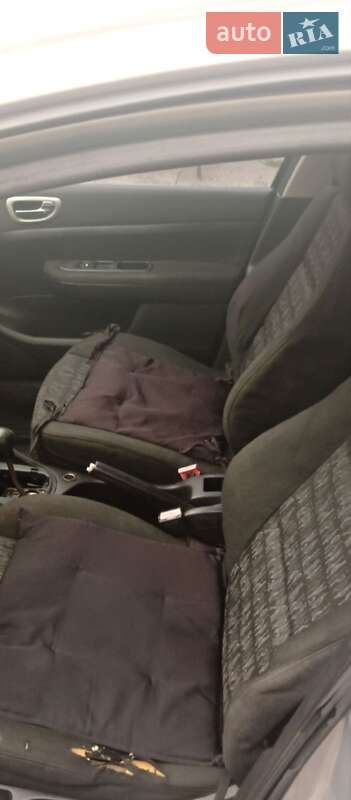 Хетчбек Peugeot 307 2001 в Ужгороді