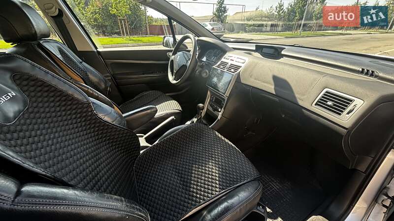 Хетчбек Peugeot 307 2003 в Запоріжжі