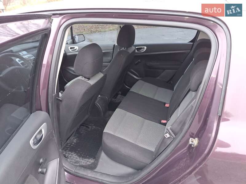 Хэтчбек Peugeot 307 2006 в Обухове