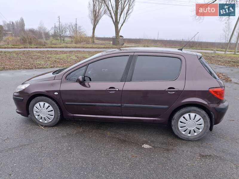 Хэтчбек Peugeot 307 2006 в Обухове