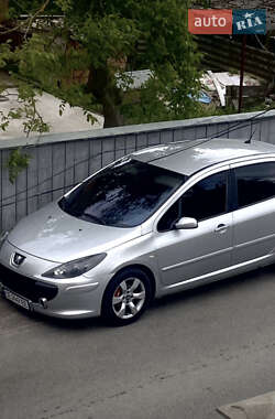 Хэтчбек Peugeot 307 2005 в Черновцах