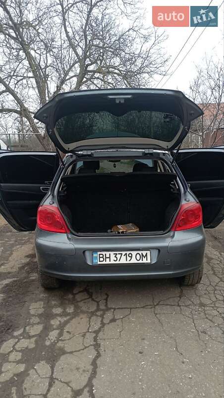 Хетчбек Peugeot 307 2006 в Вигоді