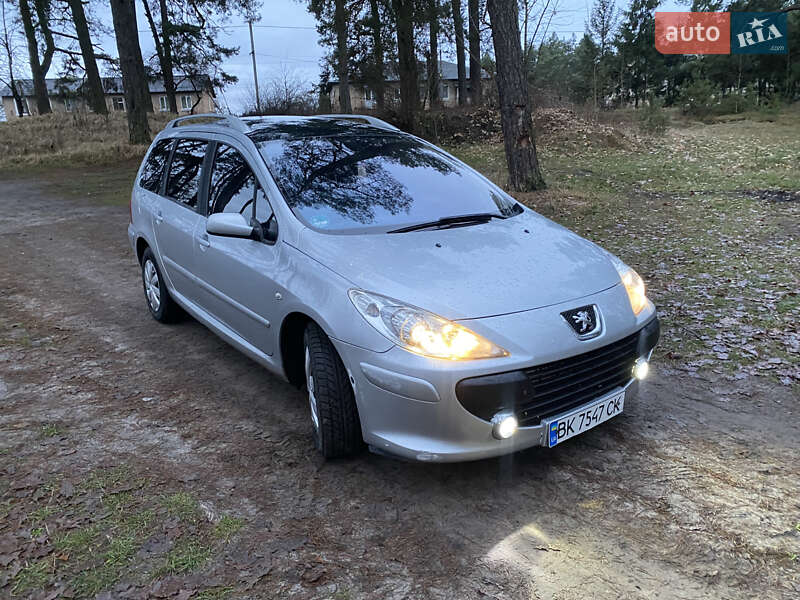 Универсал Peugeot 307 2006 в Сарнах