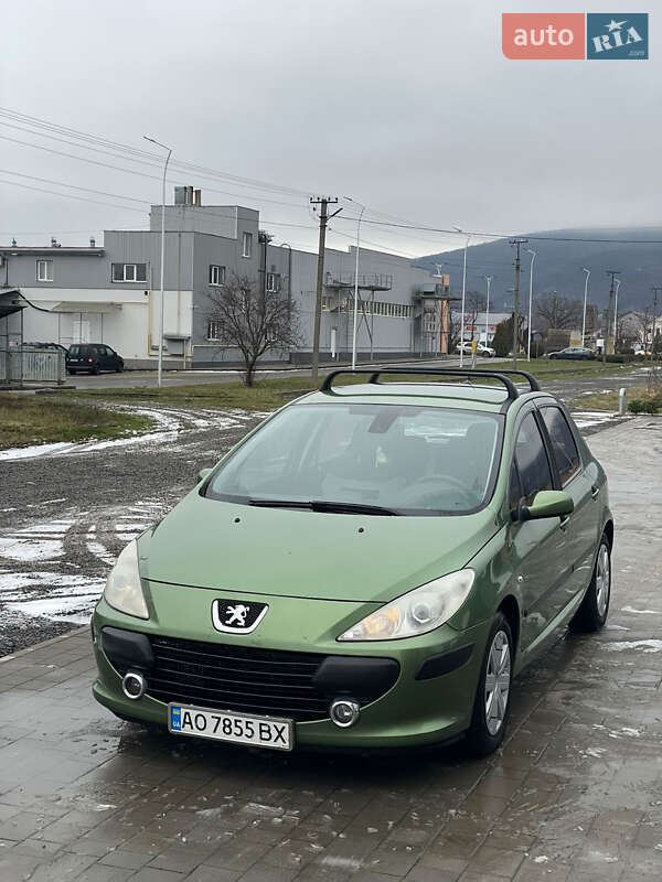 Хэтчбек Peugeot 307 2006 в Виноградове