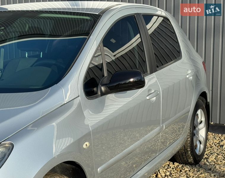 Хэтчбек Peugeot 307 2006 в Стрые