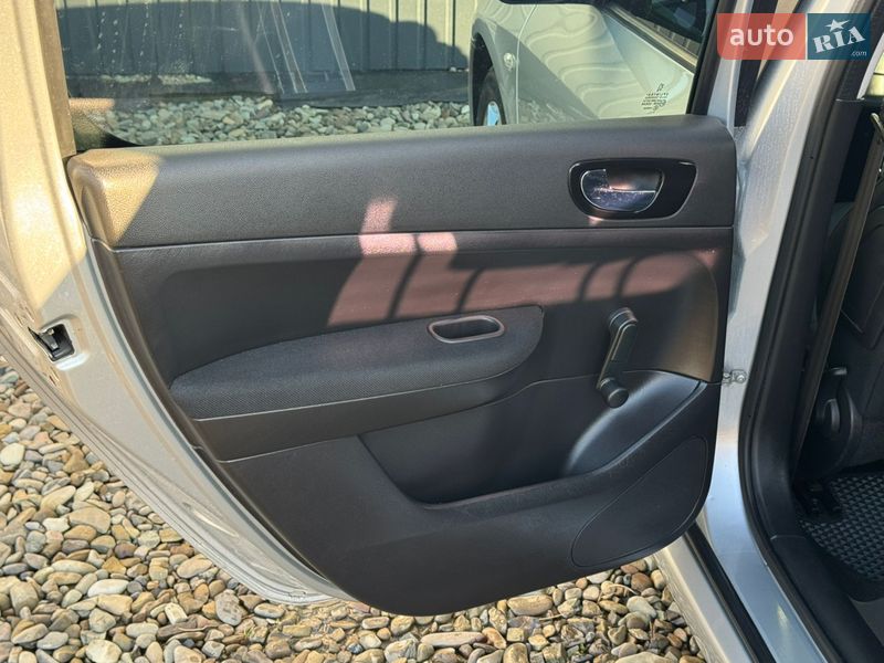 Хэтчбек Peugeot 307 2006 в Стрые