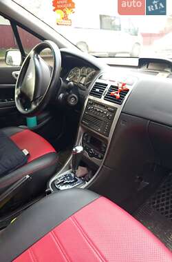 Хетчбек Peugeot 307 2004 в Чернівцях