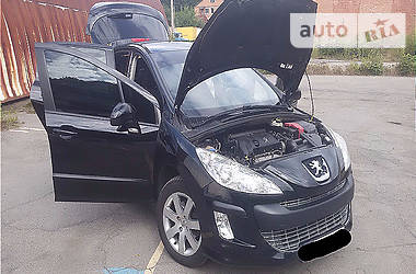 Хэтчбек Peugeot 308 2008 в Виннице