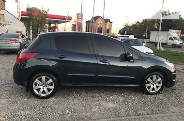 Хэтчбек Peugeot 308 2011 в Тернополе