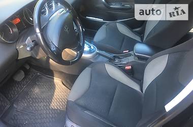 Хетчбек Peugeot 308 2010 в 