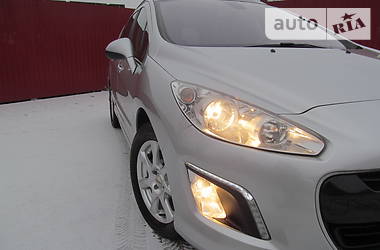 Универсал Peugeot 308 2011 в Бродах