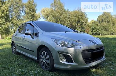 Хэтчбек Peugeot 308 2013 в Староконстантинове