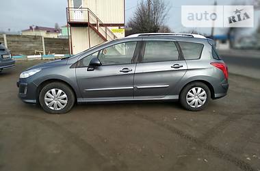 Универсал Peugeot 308 2010 в Староконстантинове