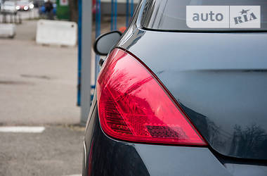 Хетчбек Peugeot 308 2011 в 