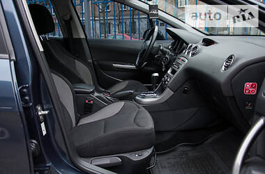 Хетчбек Peugeot 308 2011 в 
