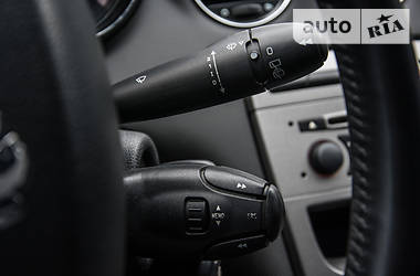 Хетчбек Peugeot 308 2011 в 