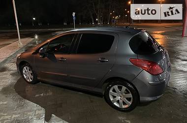 Хэтчбек Peugeot 308 2008 в Луцке