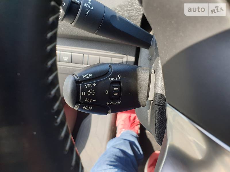 Универсал Peugeot 308 2015 в Киеве