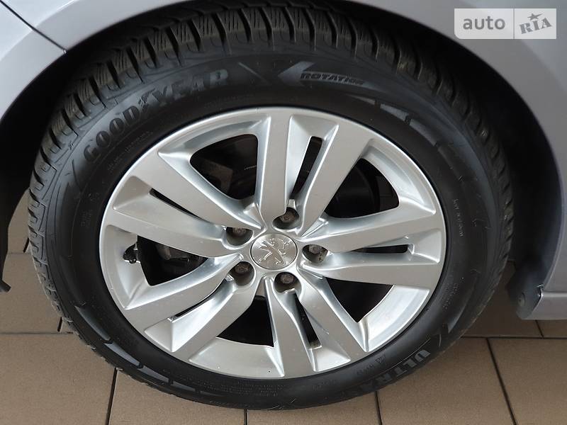 Универсал Peugeot 308 2015 в Киеве