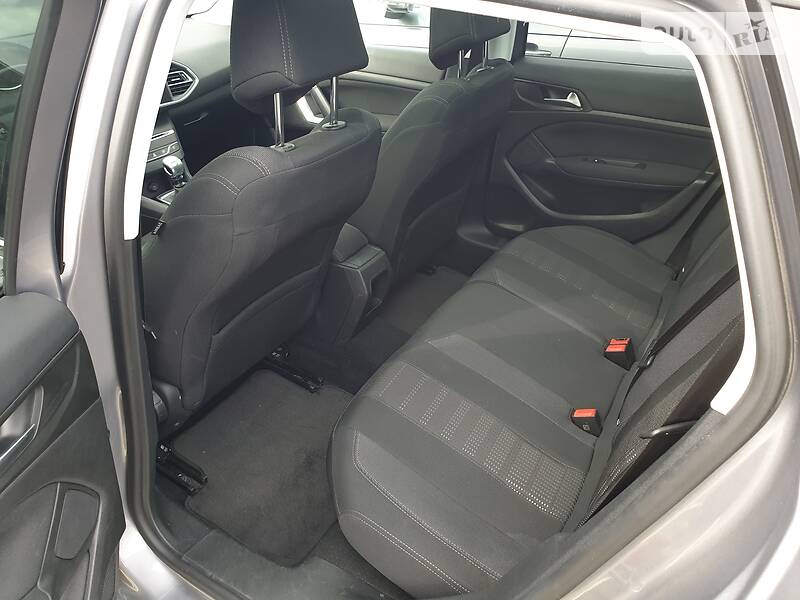Универсал Peugeot 308 2015 в Киеве