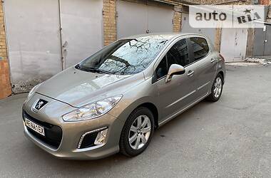 Хетчбек Peugeot 308 2012 в 