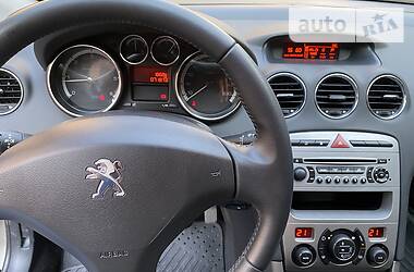 Хетчбек Peugeot 308 2012 в 