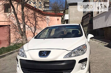 Хэтчбек Peugeot 308 2010 в 
