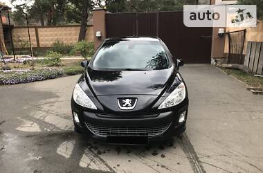 Хетчбек Peugeot 308 2010 в 