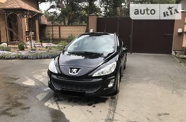 Хетчбек Peugeot 308 2010 в 