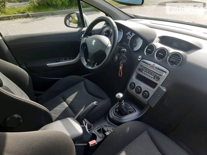 Універсал Peugeot 308 2010 в Львові