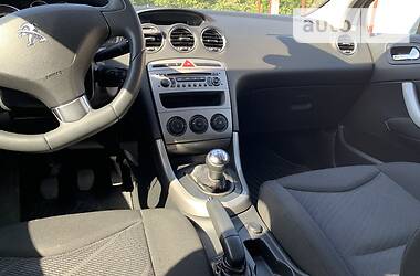 Хетчбек Peugeot 308 2011 в 