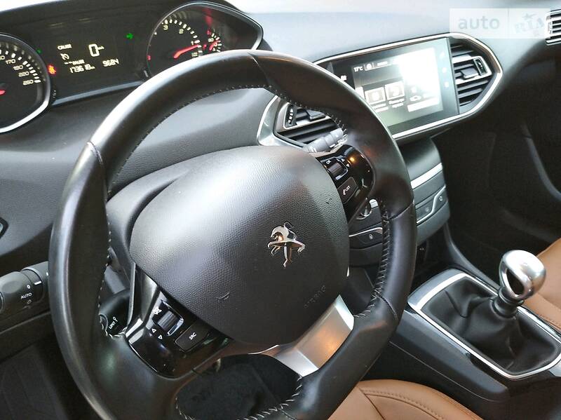 Універсал Peugeot 308 2015 в Стрию