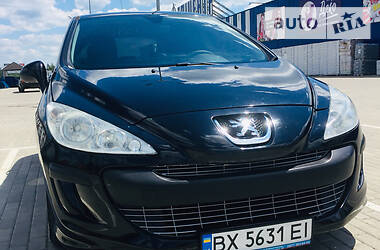 Хэтчбек Peugeot 308 2010 в Славуте