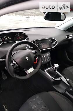 Универсал Peugeot 308 2015 в Броварах