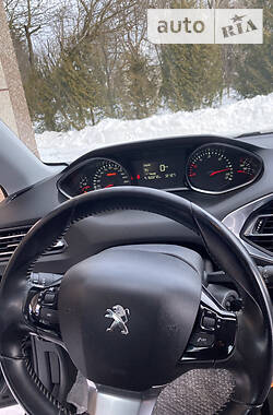 Универсал Peugeot 308 2015 в Теребовле